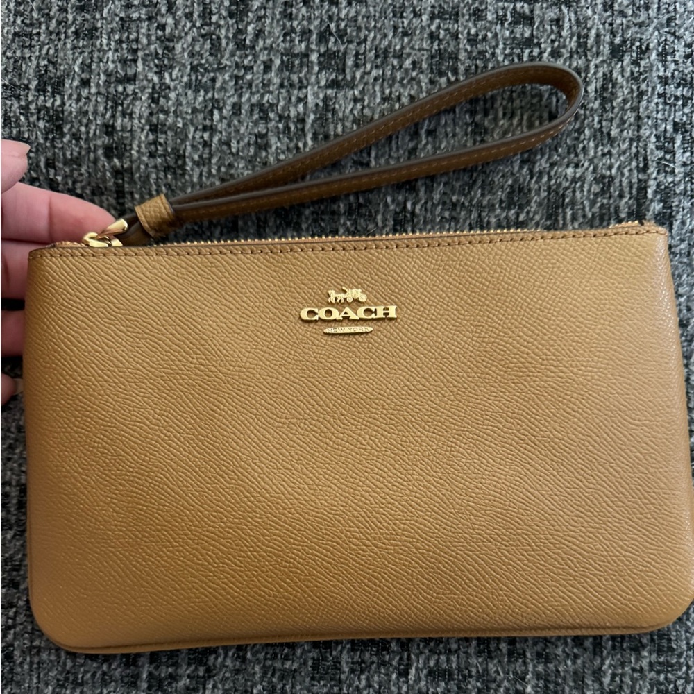 COACH pouch